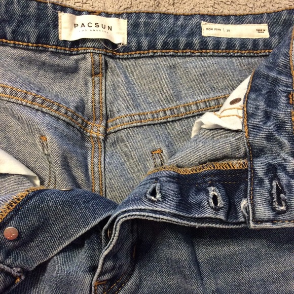 PacSun Embroidered roses Mom’s Jeans sz 29 - Picture 6 of 11